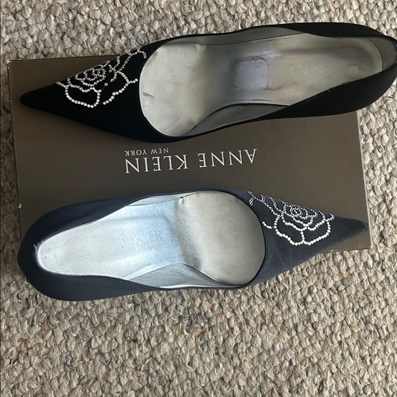 Anne Klein Black Floral Embellished Flats - Picture 1 of 7